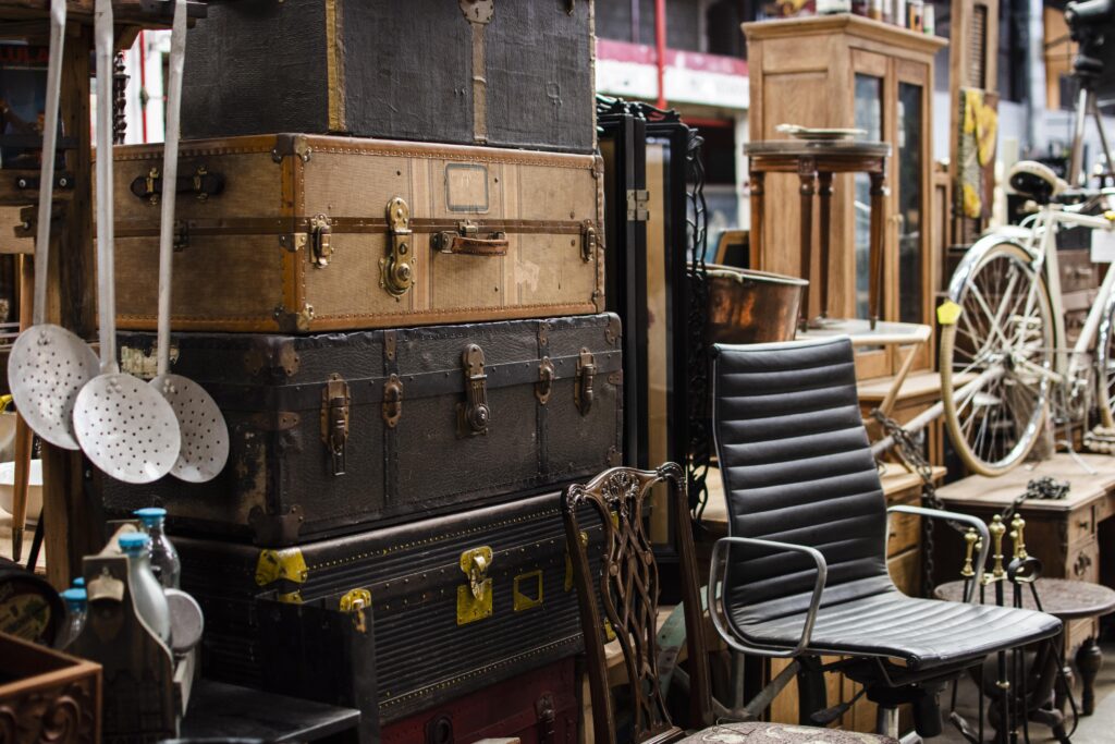 How to Dispose of Old Furniture in Fontana